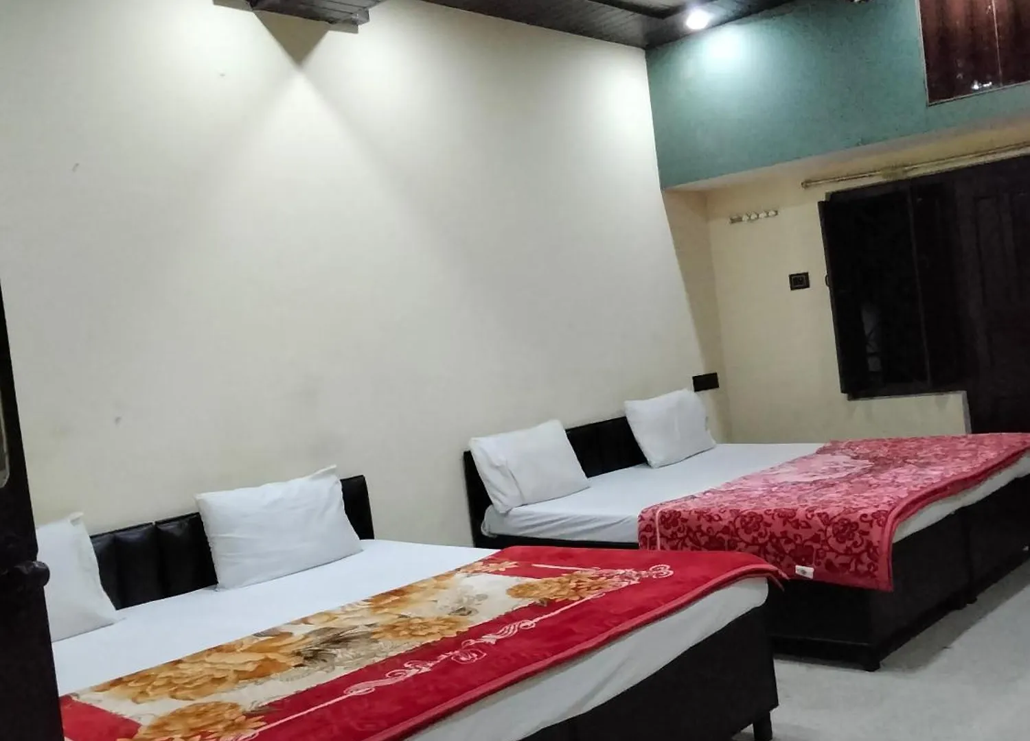 Comfort Inn Paying Guest House فاراناسي